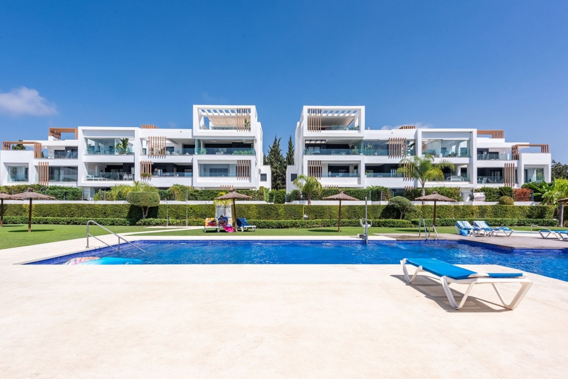 Resale - apartment - Estepona - Bel Air
