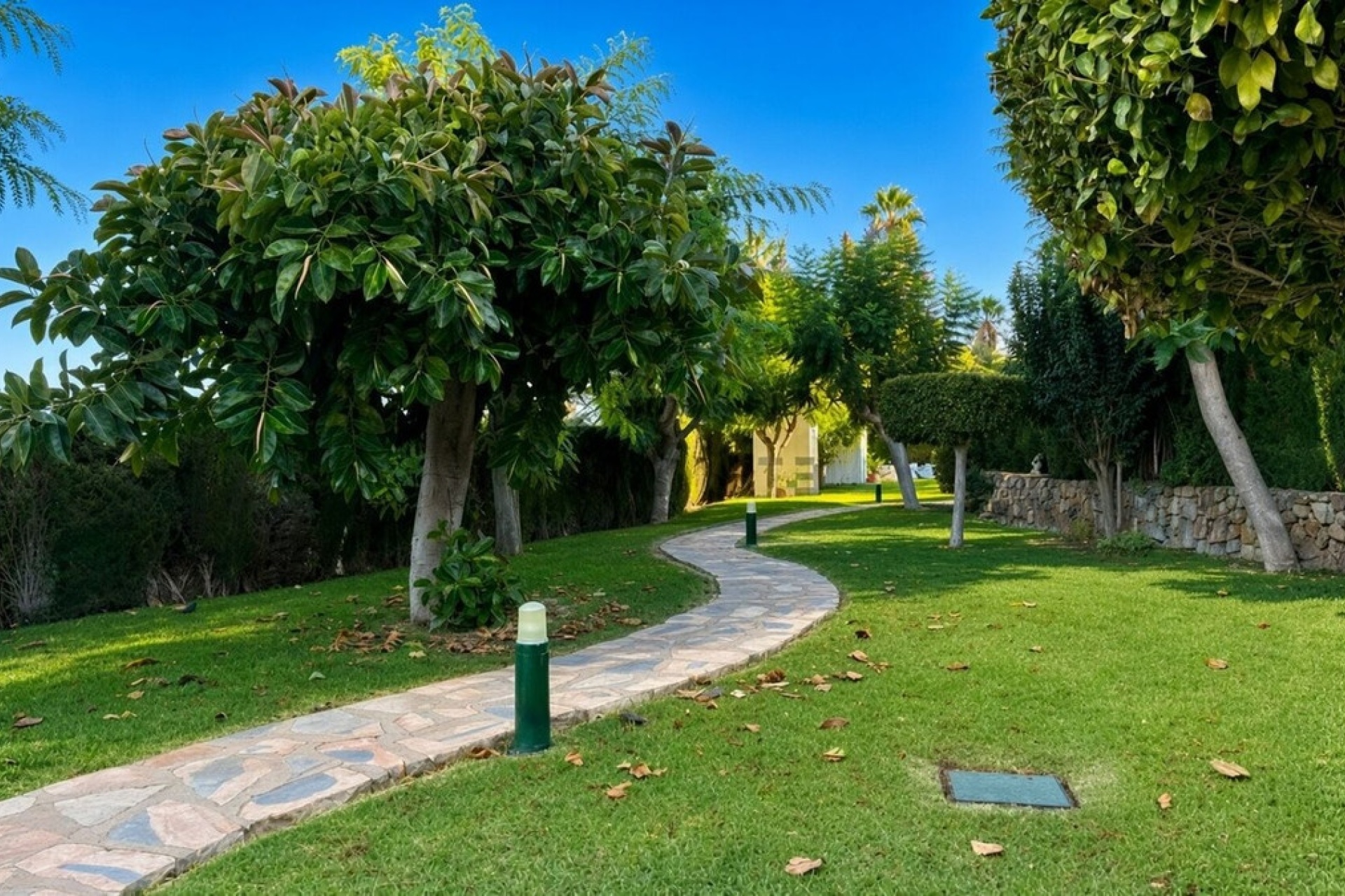 Resale - apartment - Estepona - Bel Air