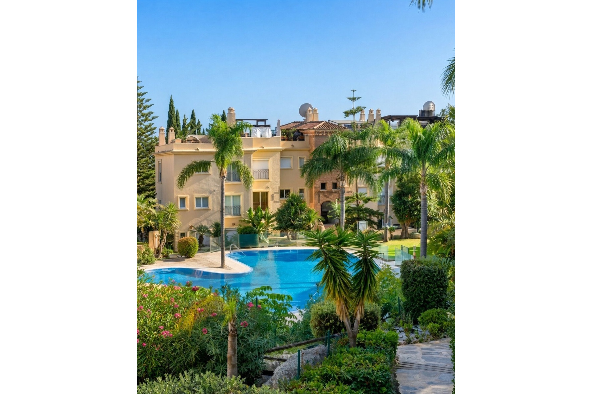 Resale - apartment - Estepona - Bel Air