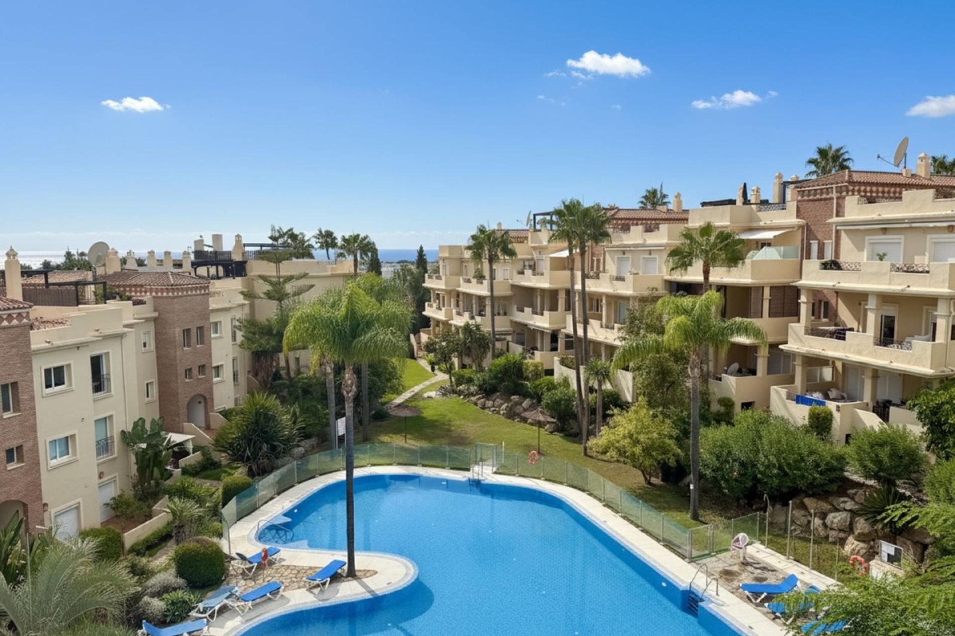 Resale - apartment - Estepona - Bel Air