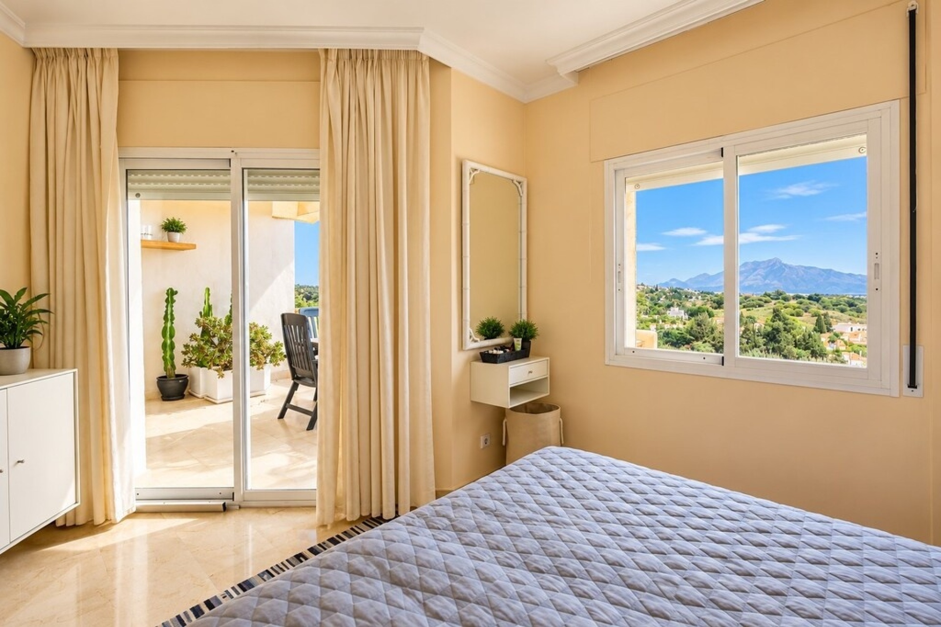 Resale - apartment - Estepona - Bel Air