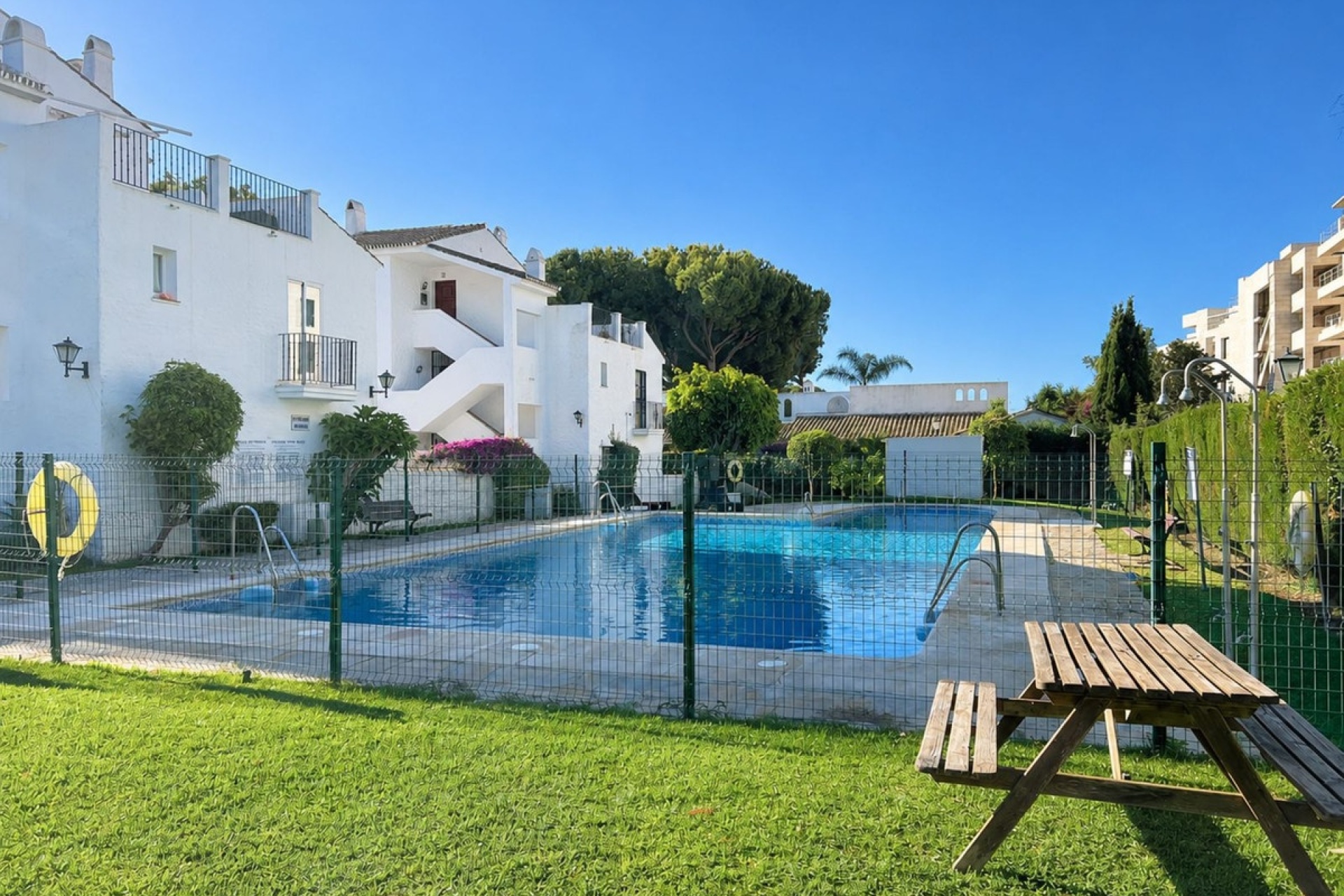 Resale - apartment - Estepona - Benamara