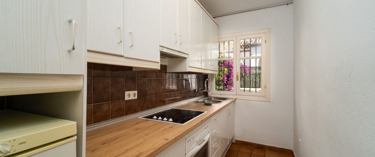 Resale - apartment - Estepona - Benamara