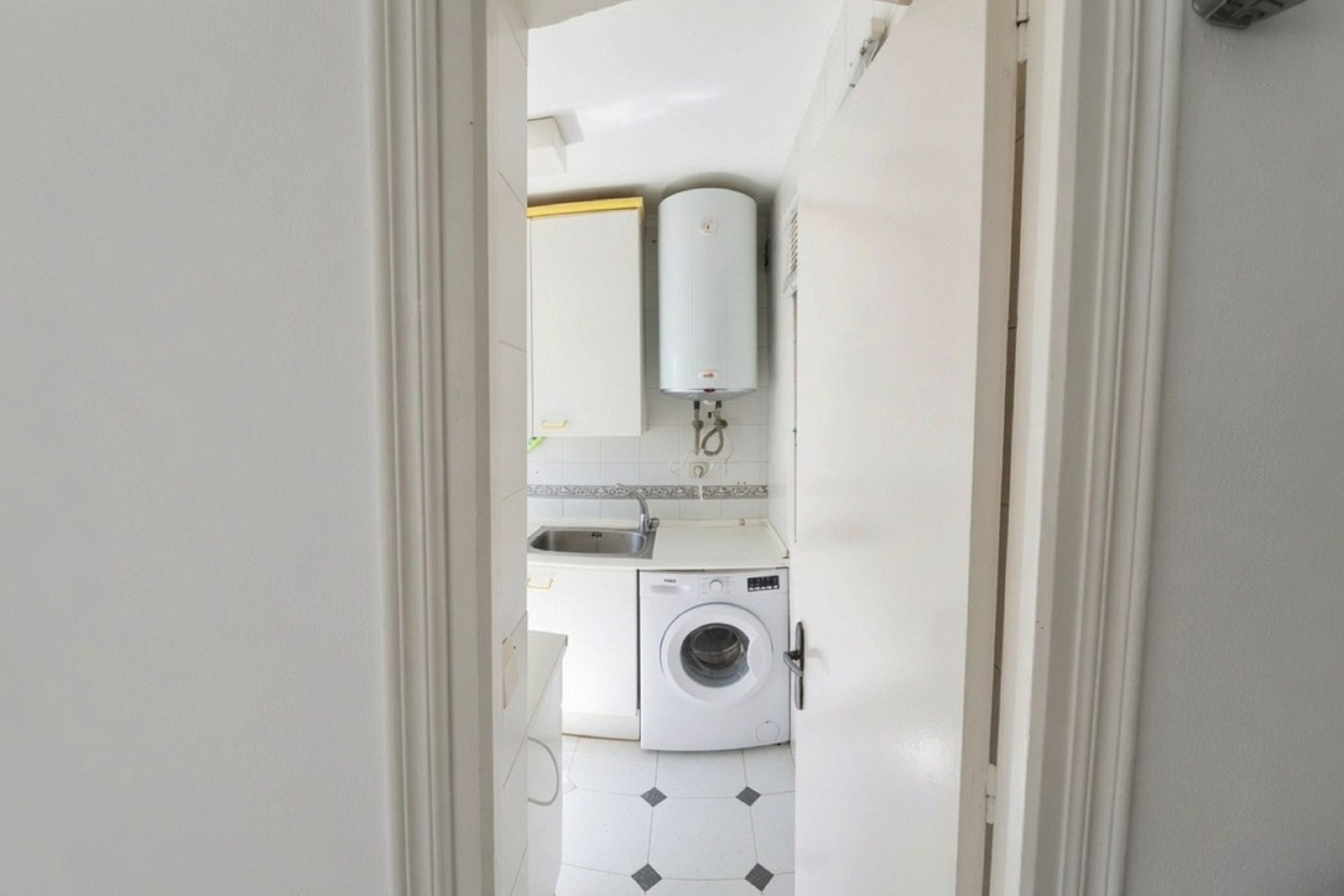Resale - apartment - Estepona - Cancelada