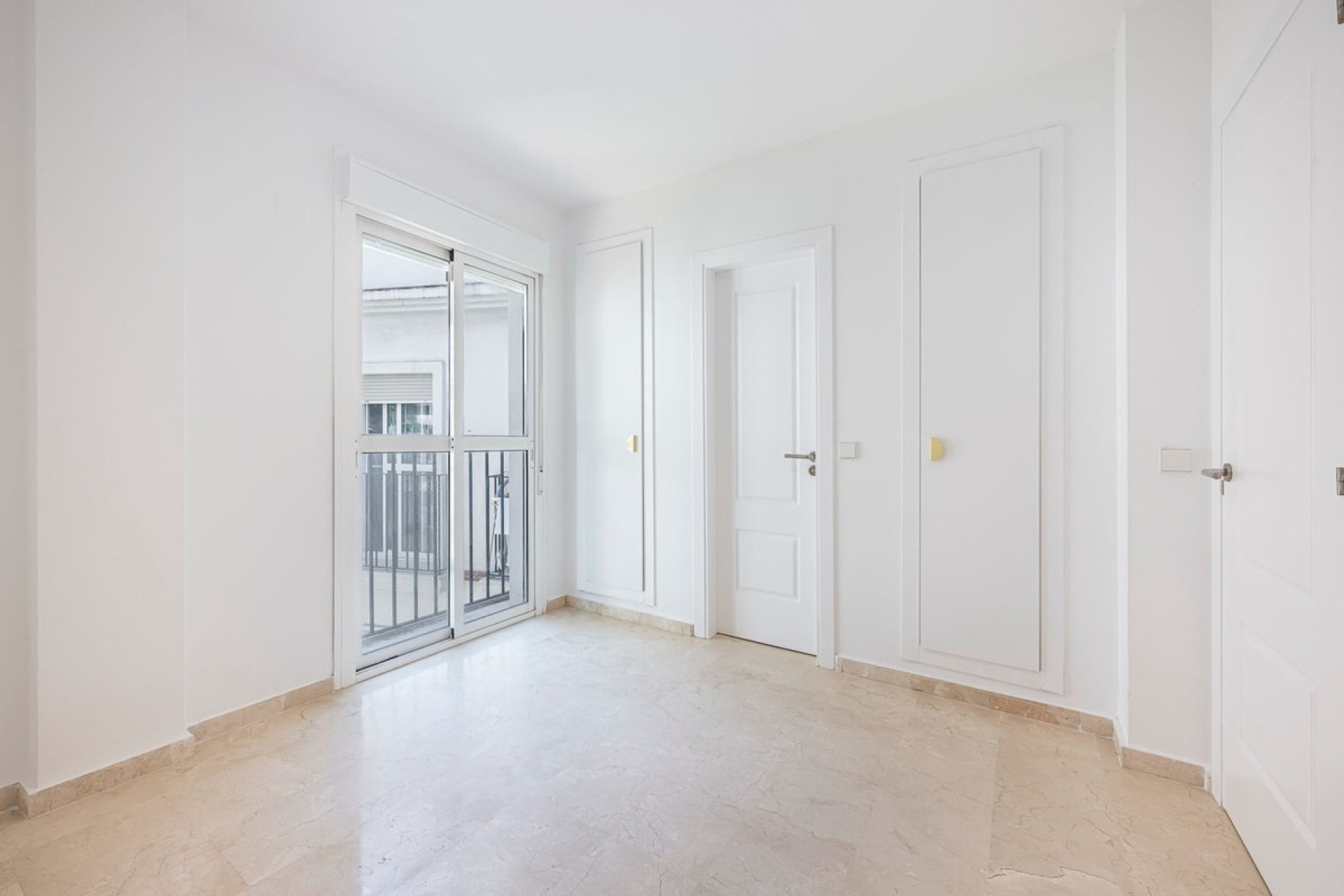 Resale - apartment - Estepona - Cancelada