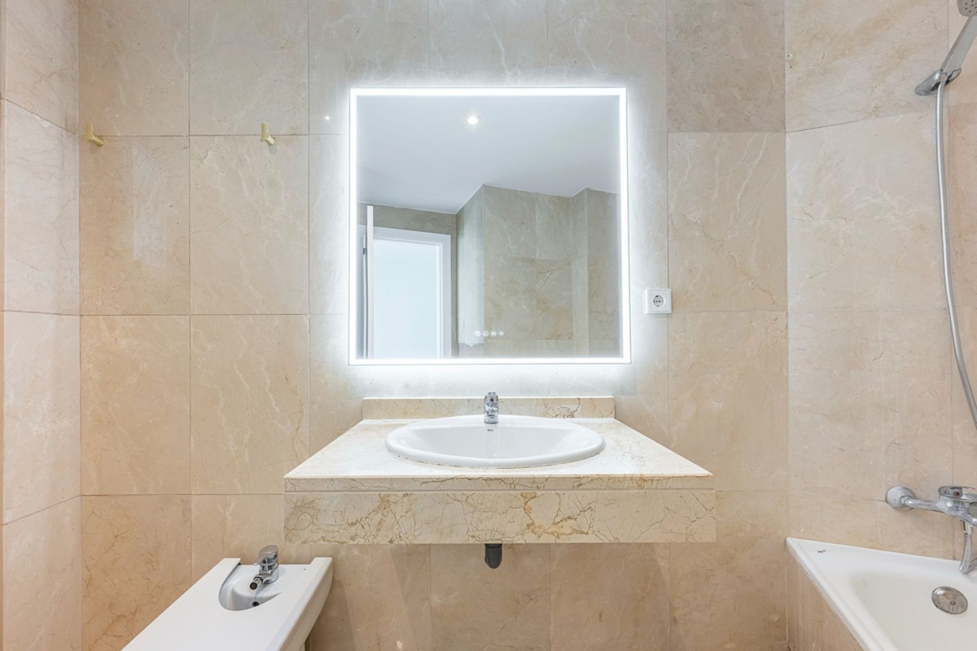 Resale - apartment - Estepona - Cancelada