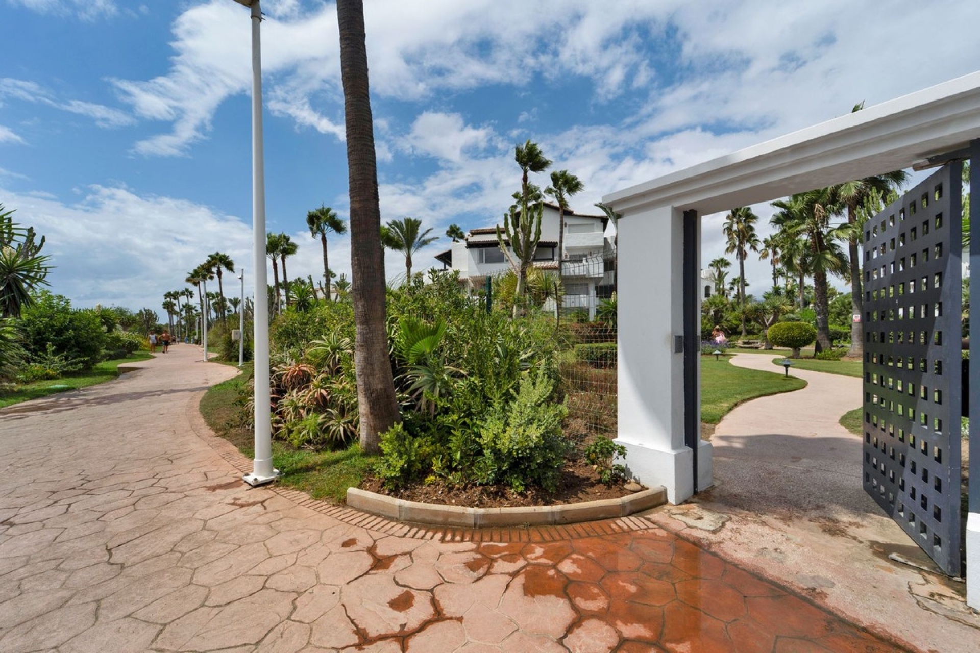 Resale - apartment - Estepona - Cancelada