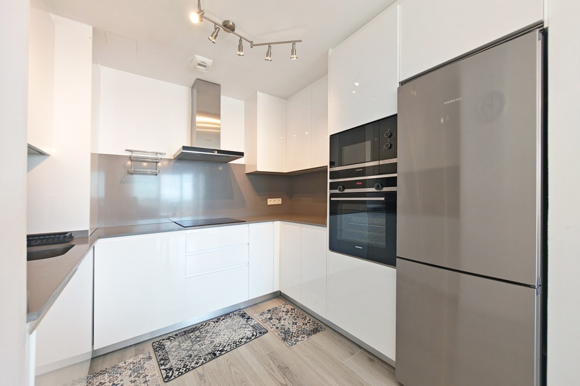 Resale - apartment - Estepona - Cancelada