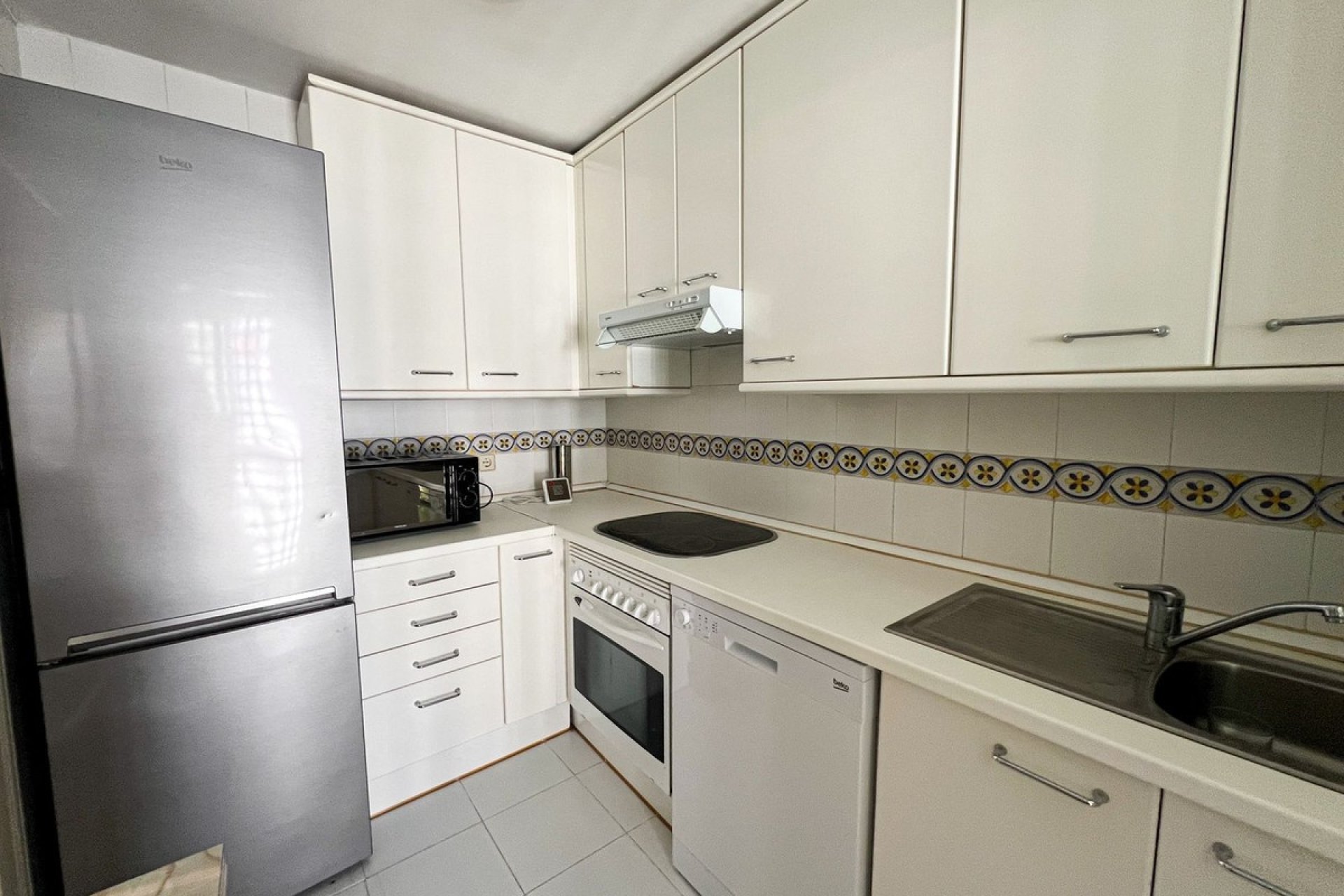 Resale - apartment - Estepona - Costalita