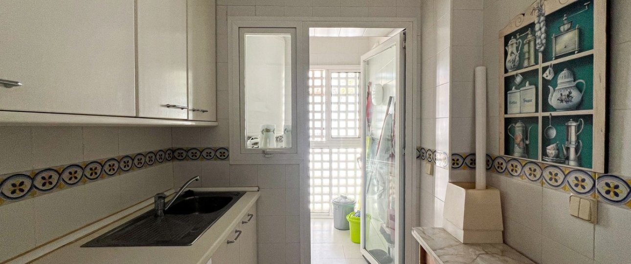 Resale - apartment - Estepona - Costalita