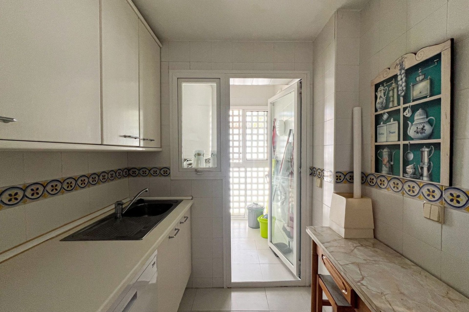 Resale - apartment - Estepona - Costalita