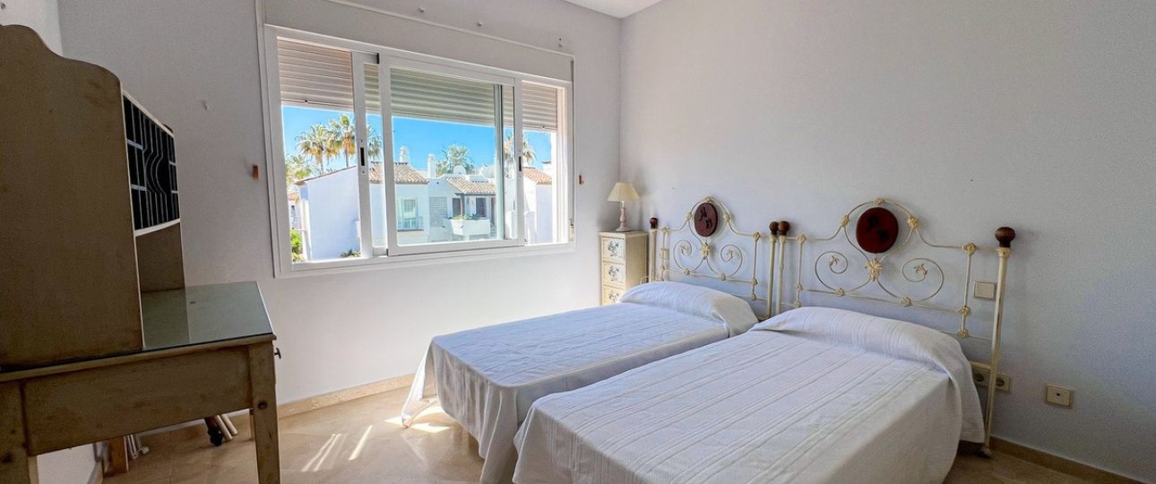 Resale - apartment - Estepona - Costalita