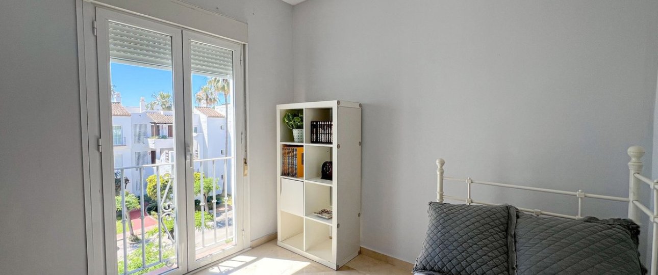 Resale - apartment - Estepona - Costalita