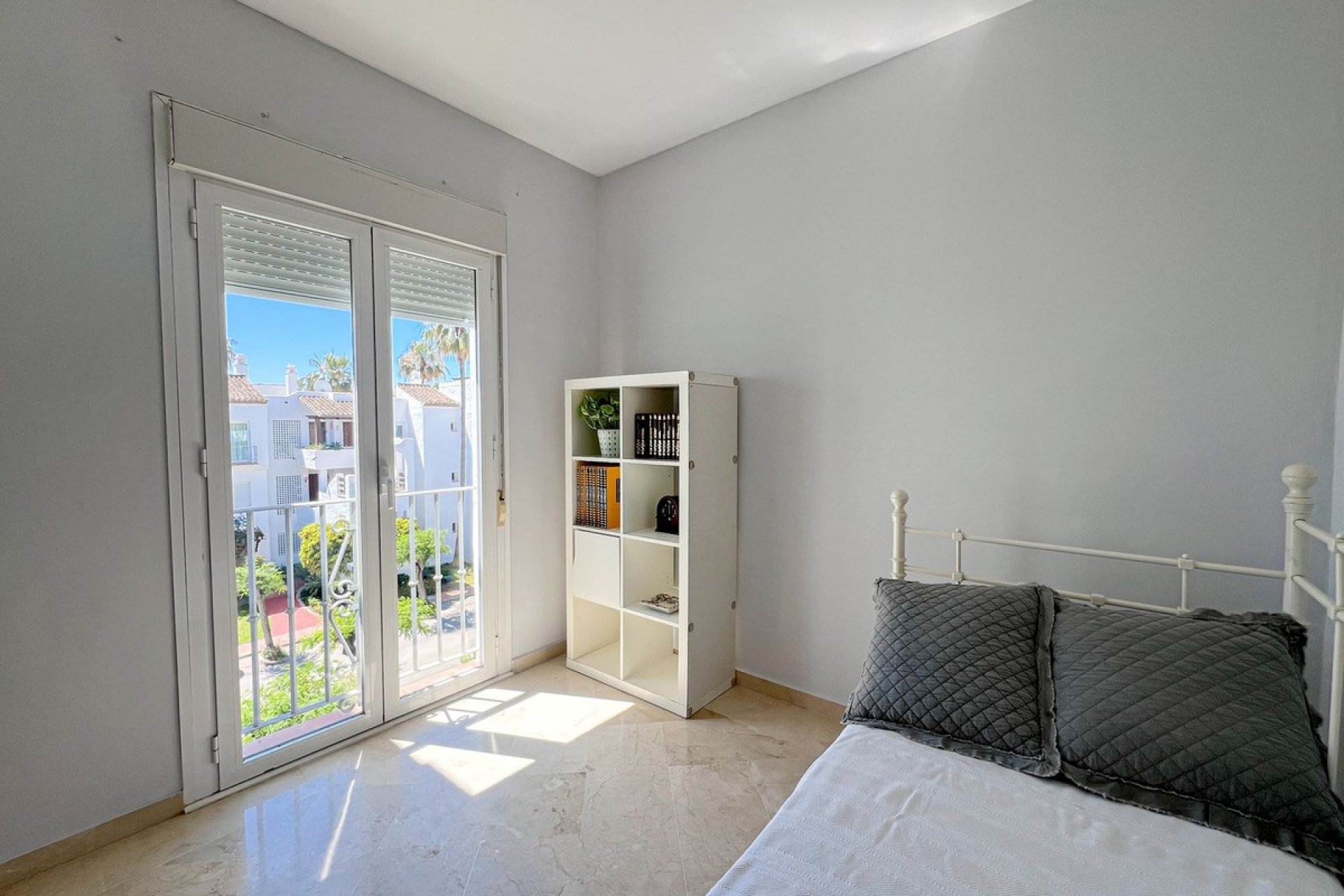 Resale - apartment - Estepona - Costalita