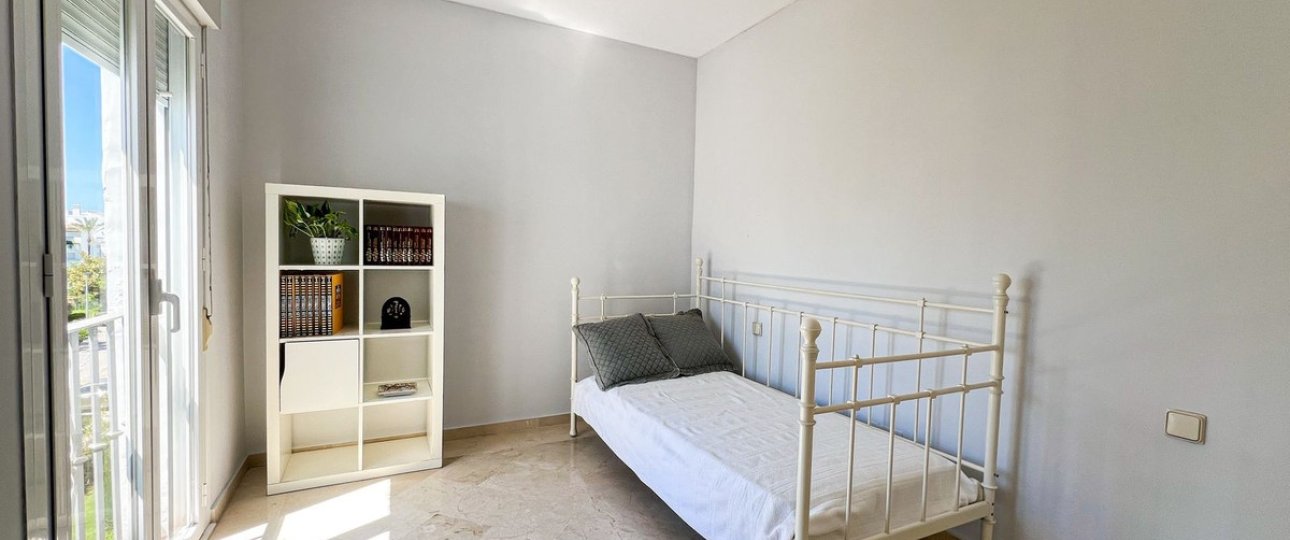 Resale - apartment - Estepona - Costalita