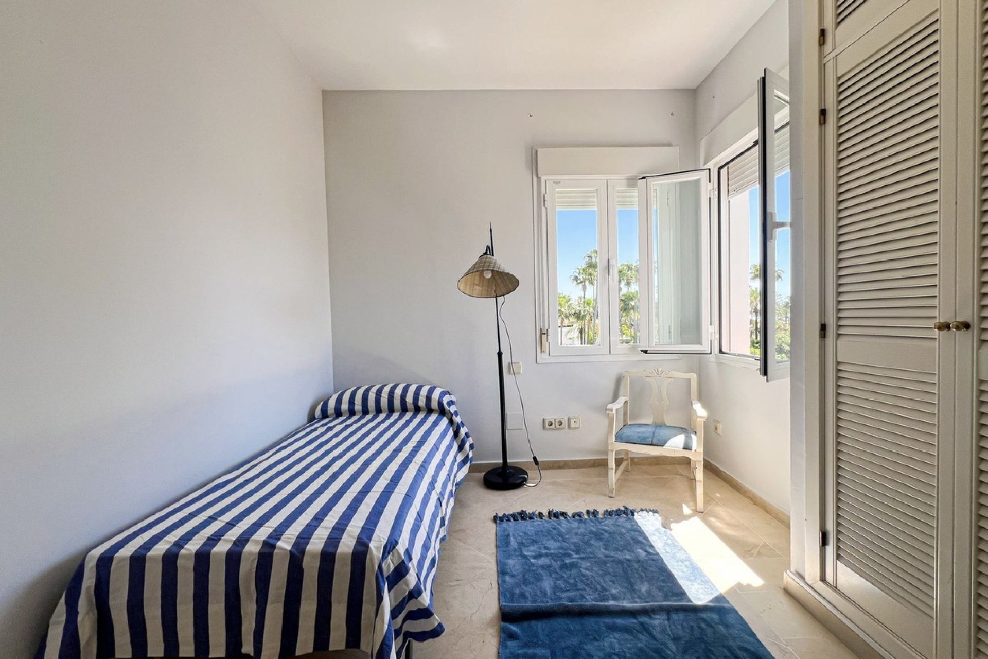 Resale - apartment - Estepona - Costalita