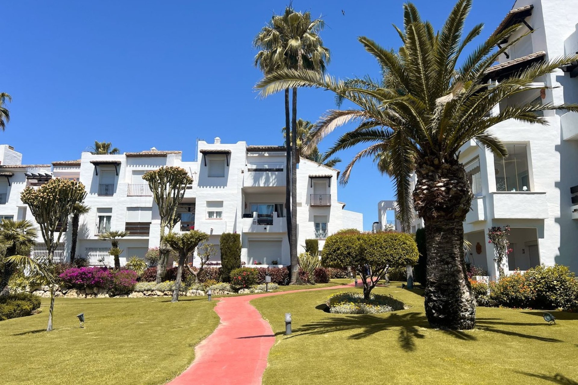 Resale - apartment - Estepona - Costalita