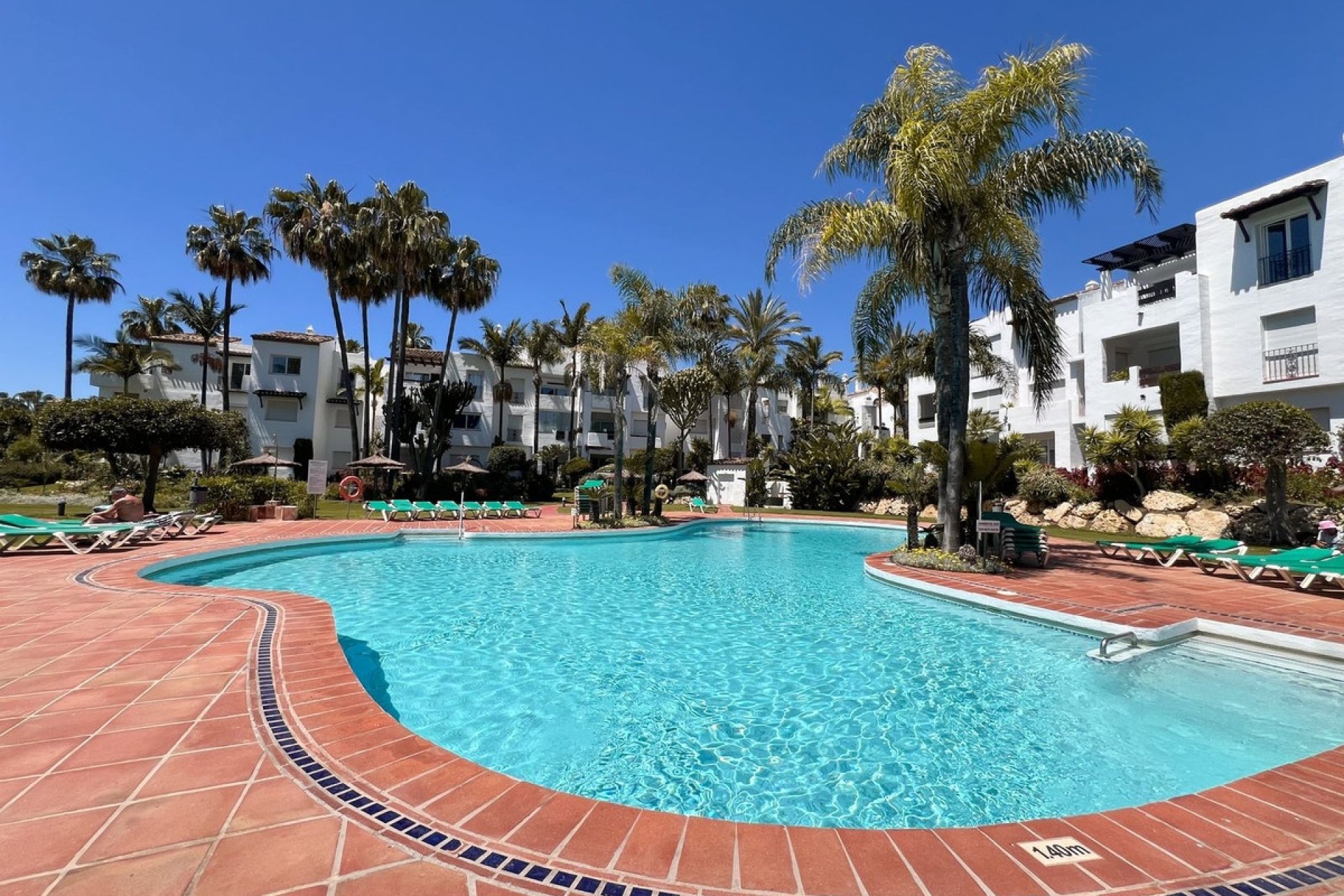 Resale - apartment - Estepona - Costalita
