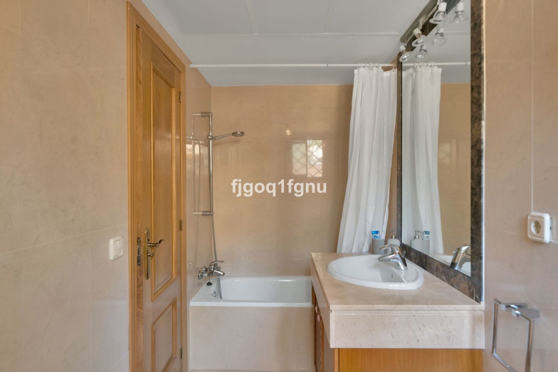 Resale - apartment - Estepona - Costalita
