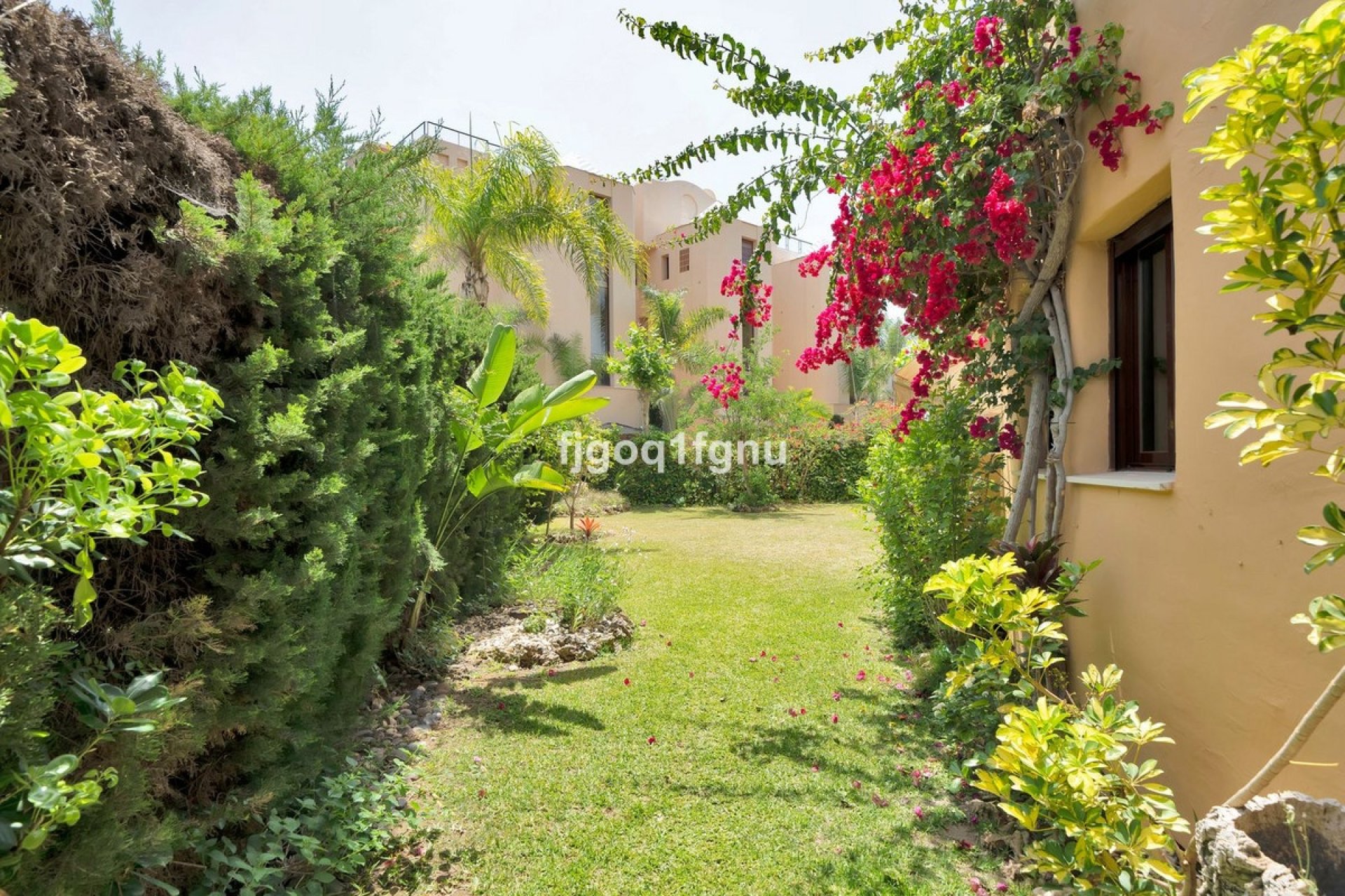 Resale - apartment - Estepona - Costalita