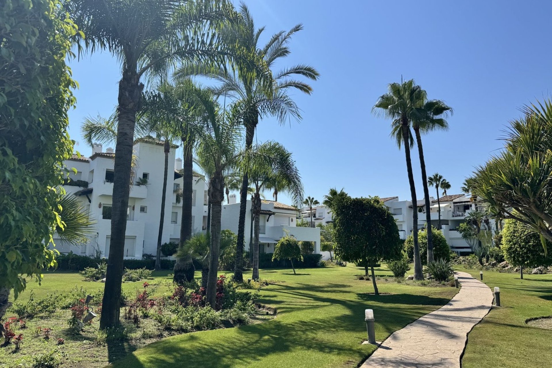 Resale - apartment - Estepona - Costalita