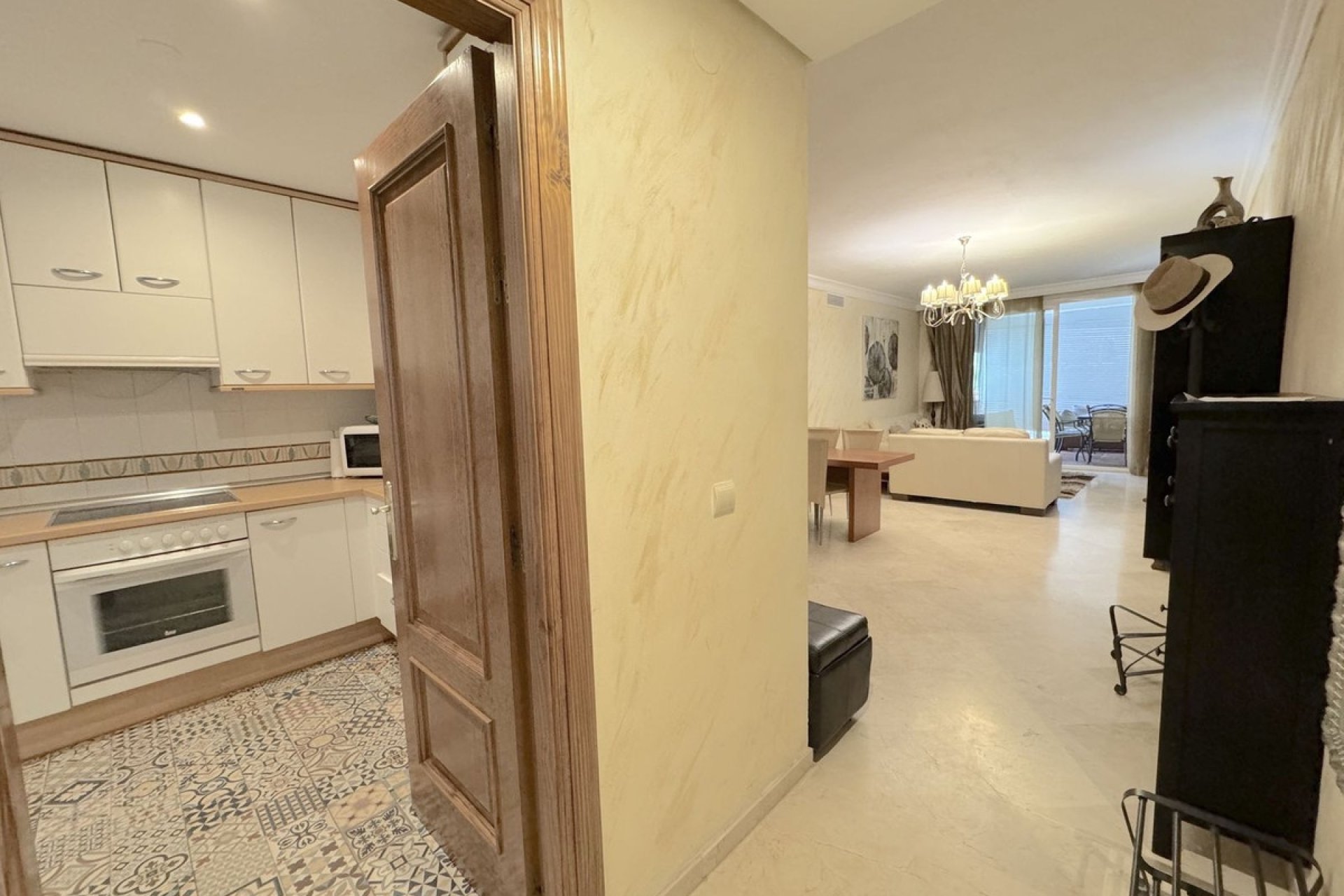 Resale - apartment - Estepona - Costalita