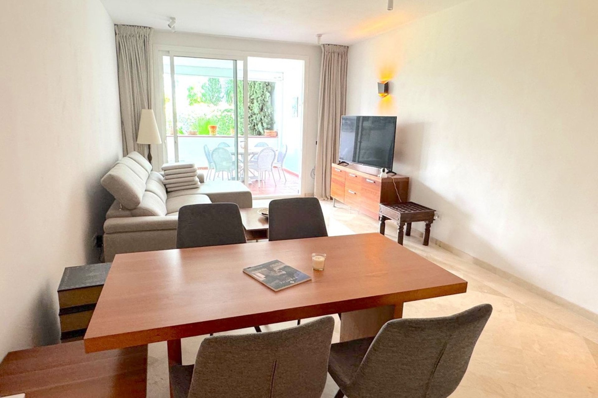 Resale - apartment - Estepona - Costalita