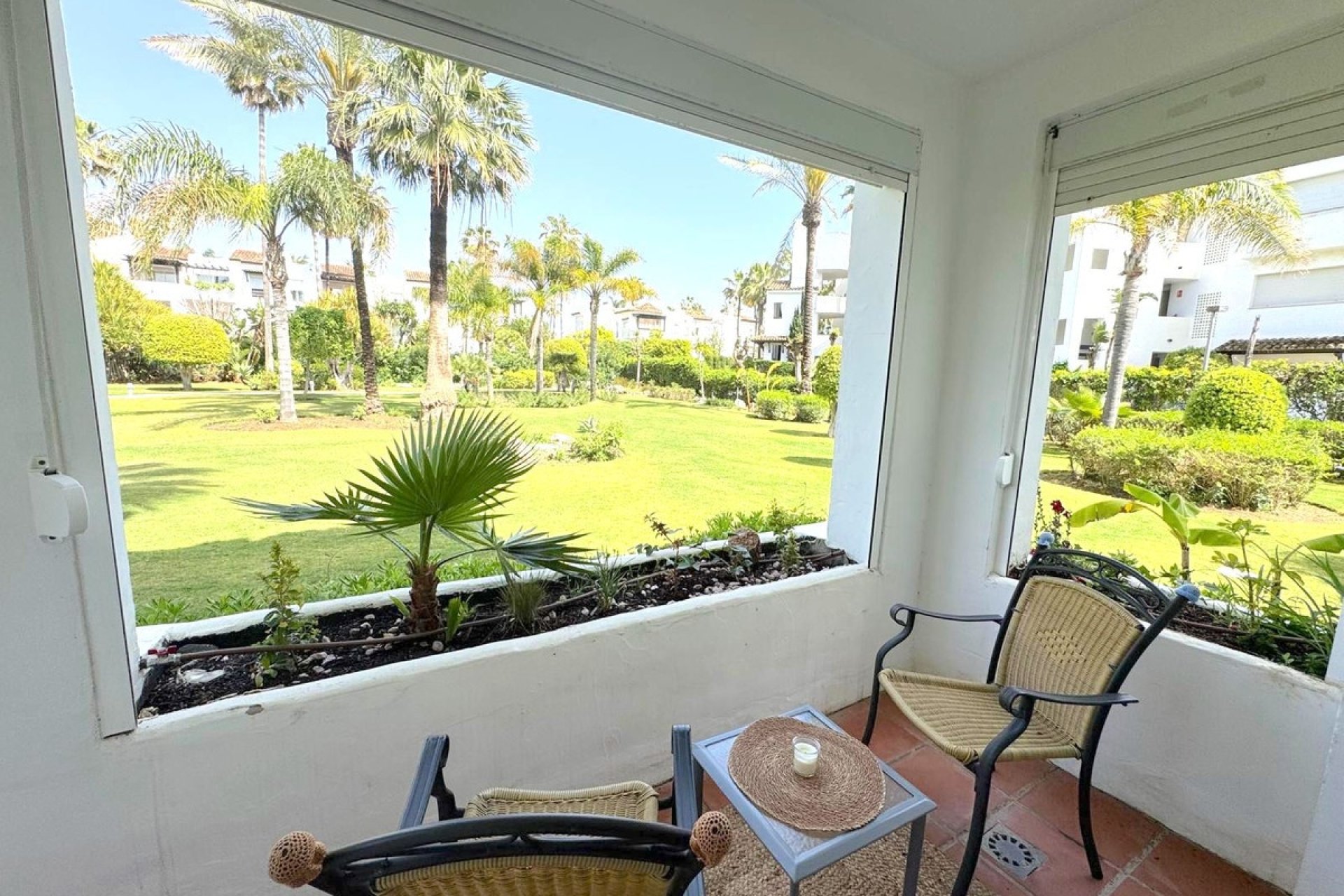 Resale - apartment - Estepona - Costalita