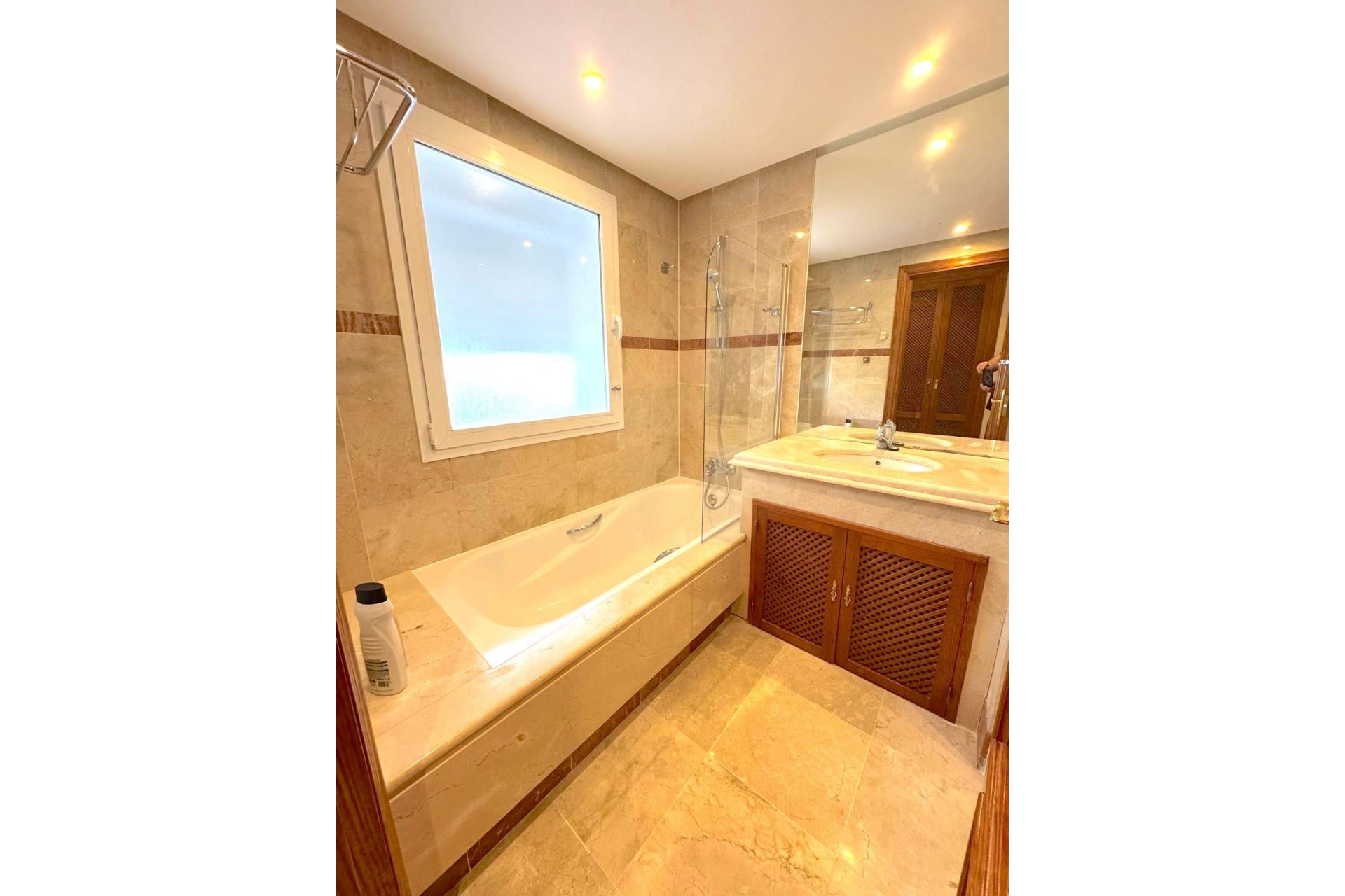Resale - apartment - Estepona - Costalita