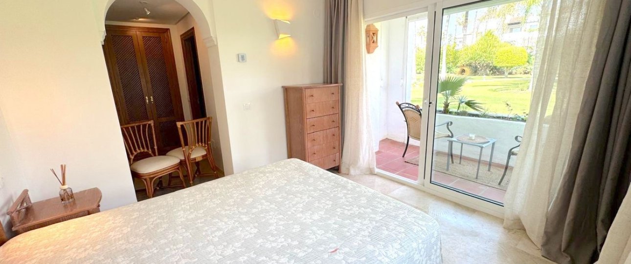 Resale - apartment - Estepona - Costalita