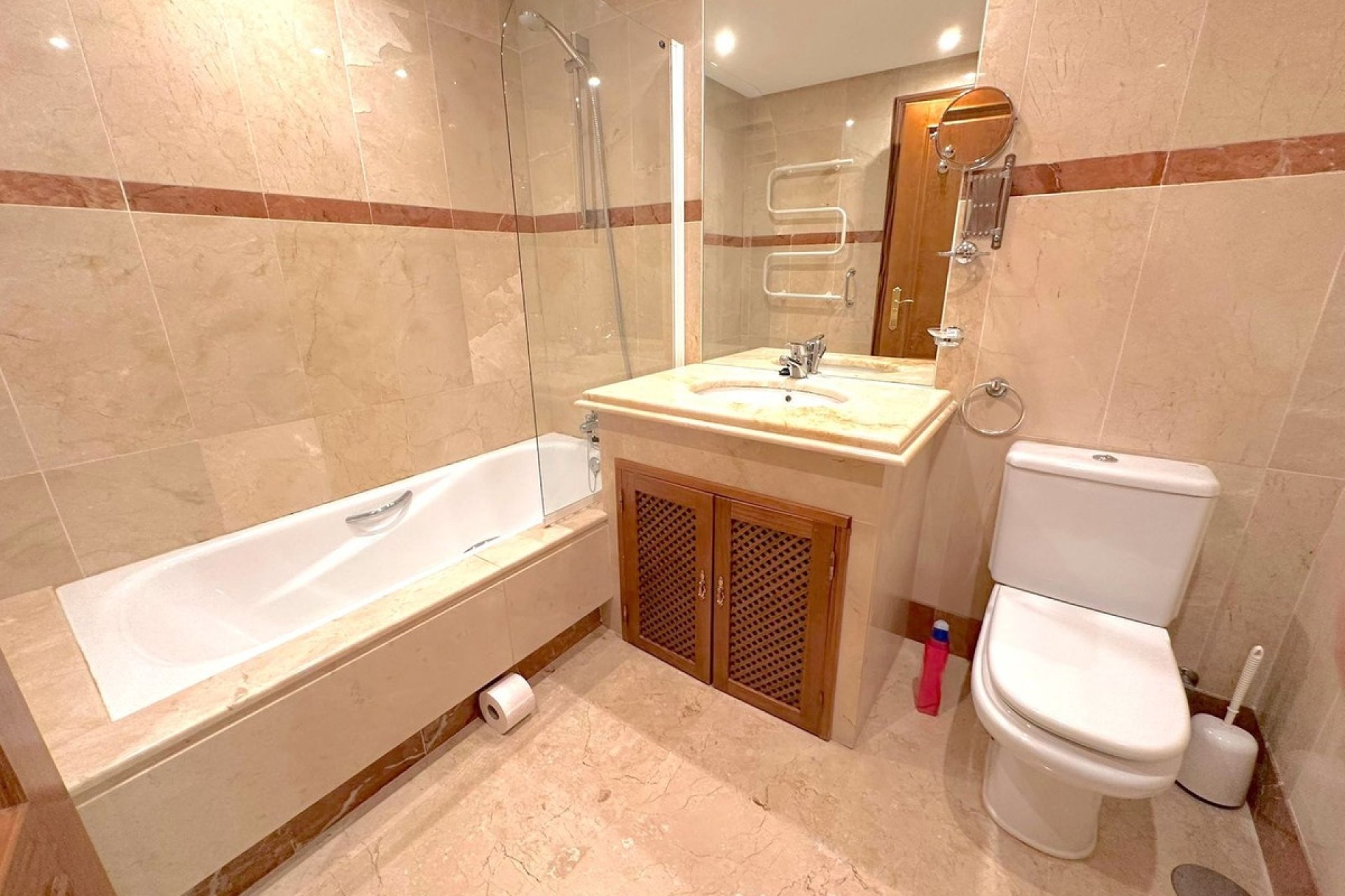Resale - apartment - Estepona - Costalita