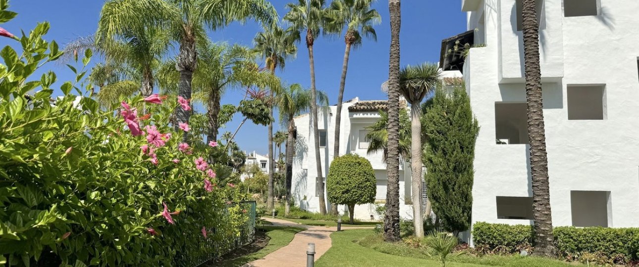 Resale - apartment - Estepona - Costalita