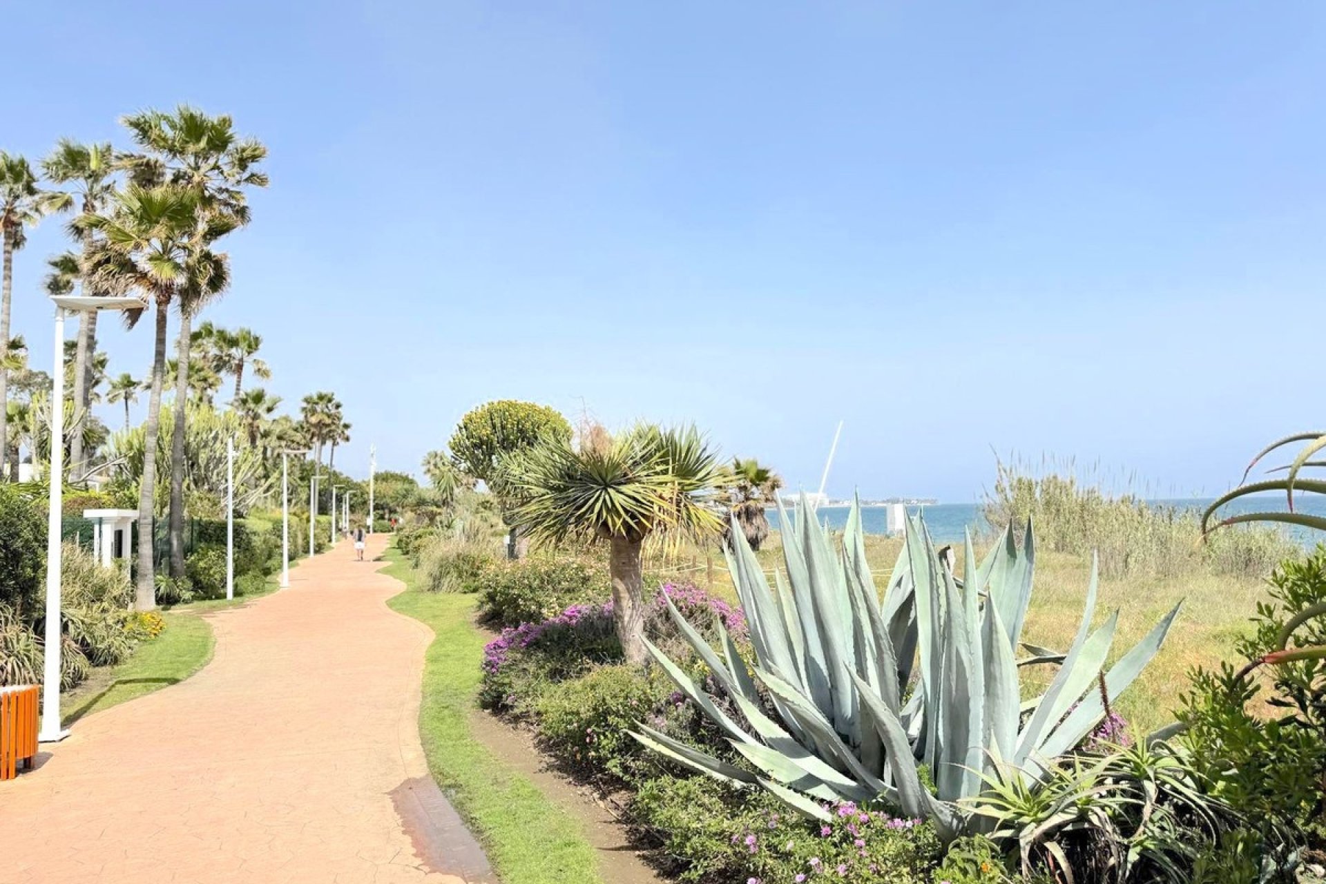 Resale - apartment - Estepona - Costalita