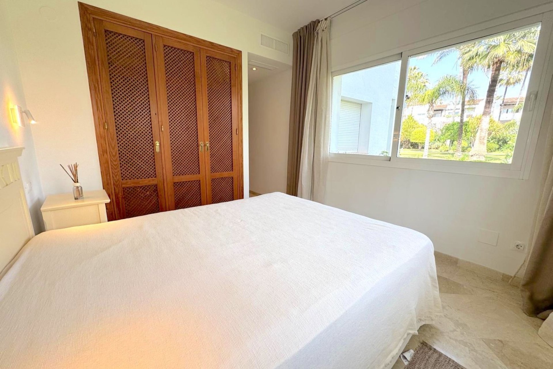 Resale - apartment - Estepona - Costalita