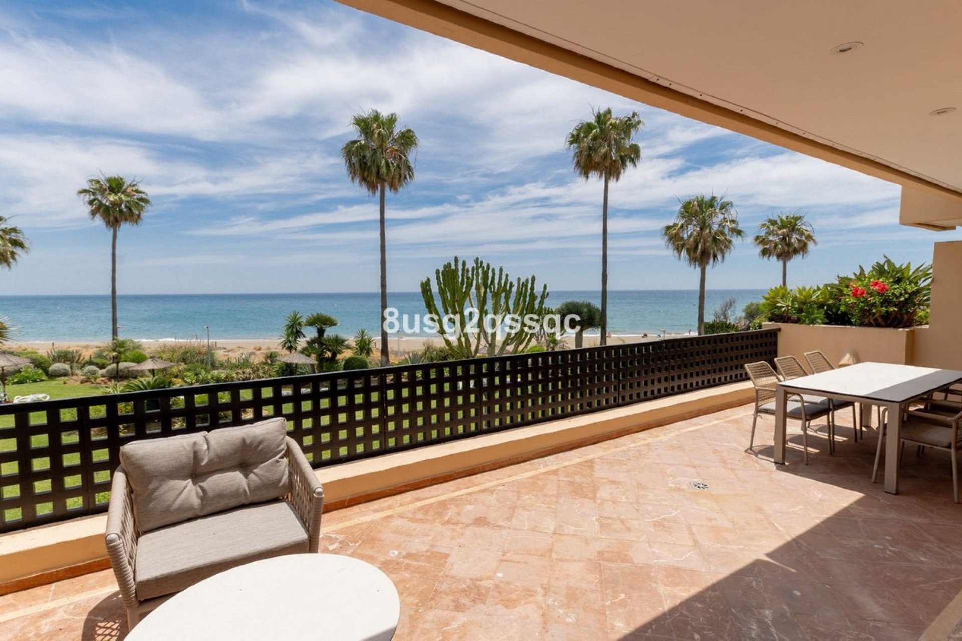 Resale - apartment - Estepona - Costalita