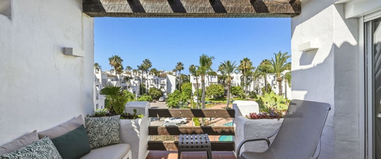Resale - apartment - Estepona - Costalita