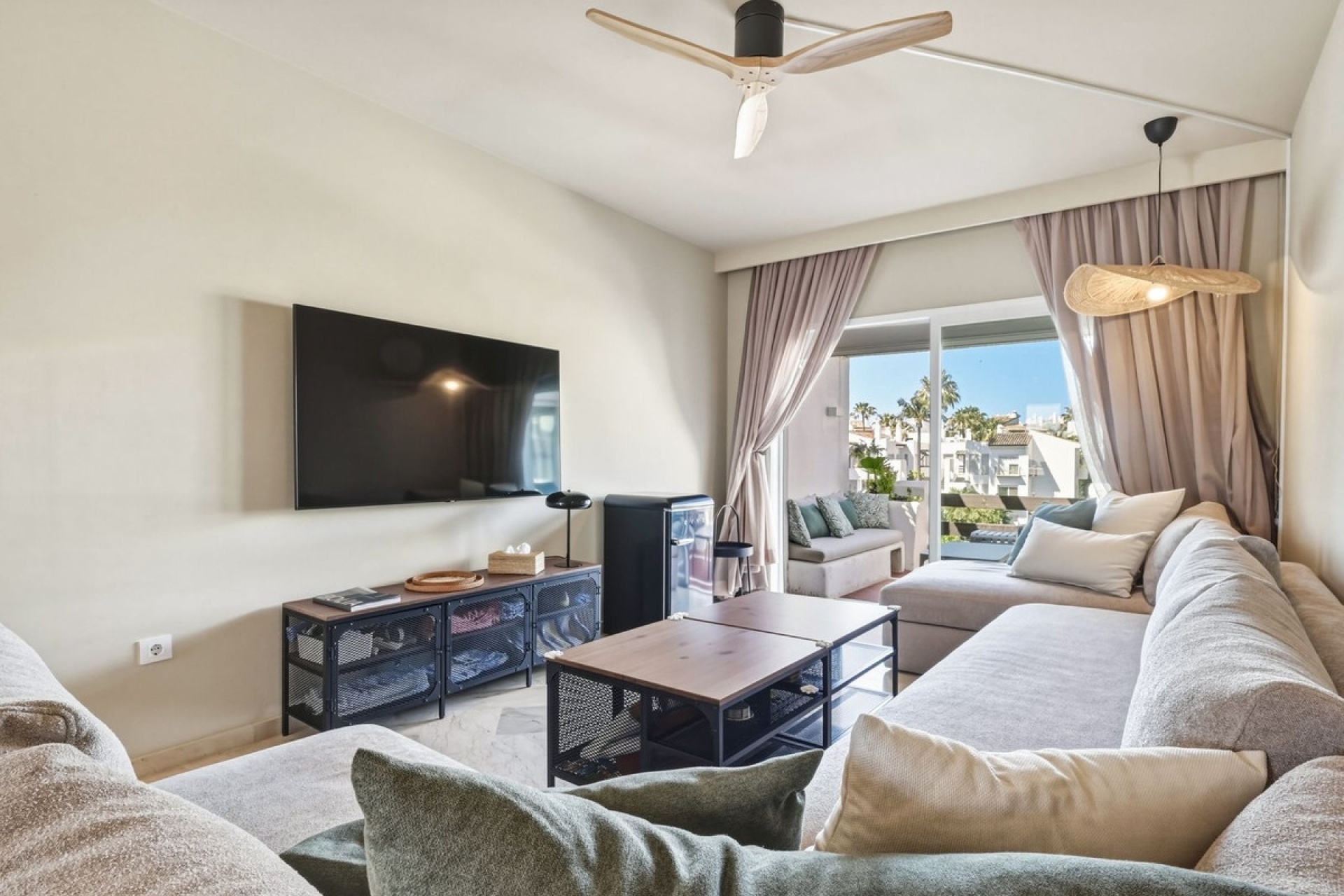 Resale - apartment - Estepona - Costalita