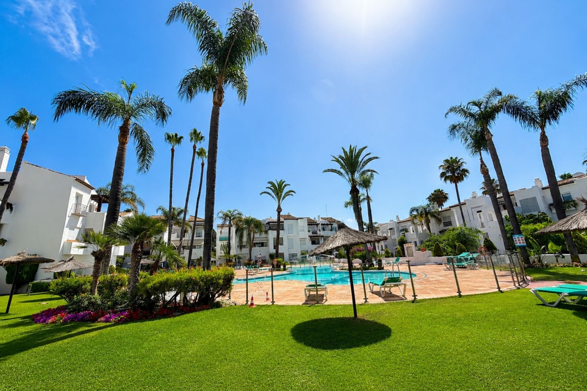 Resale - apartment - Estepona - Costalita