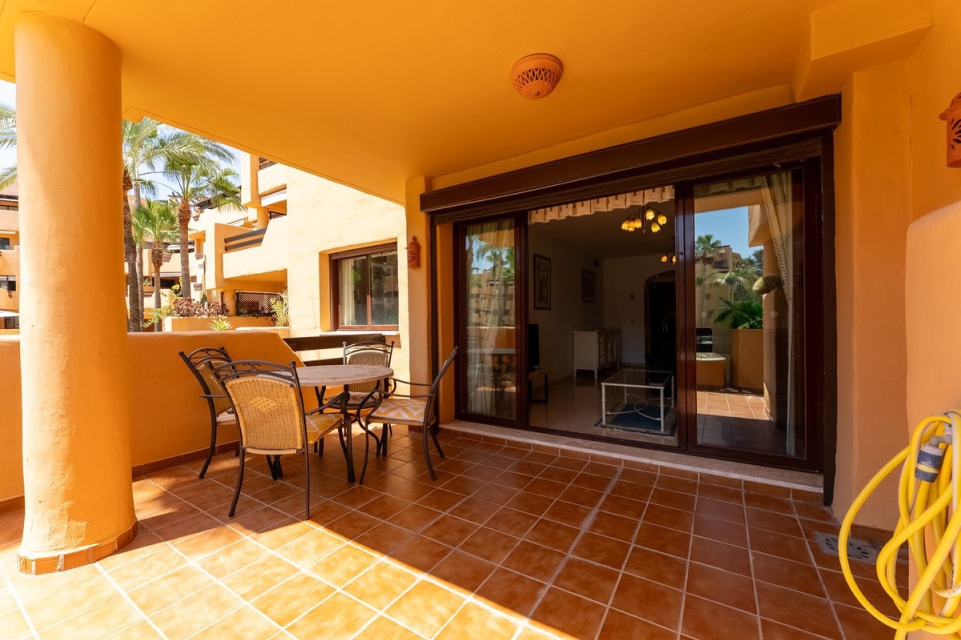 Resale - apartment - Estepona - Costalita