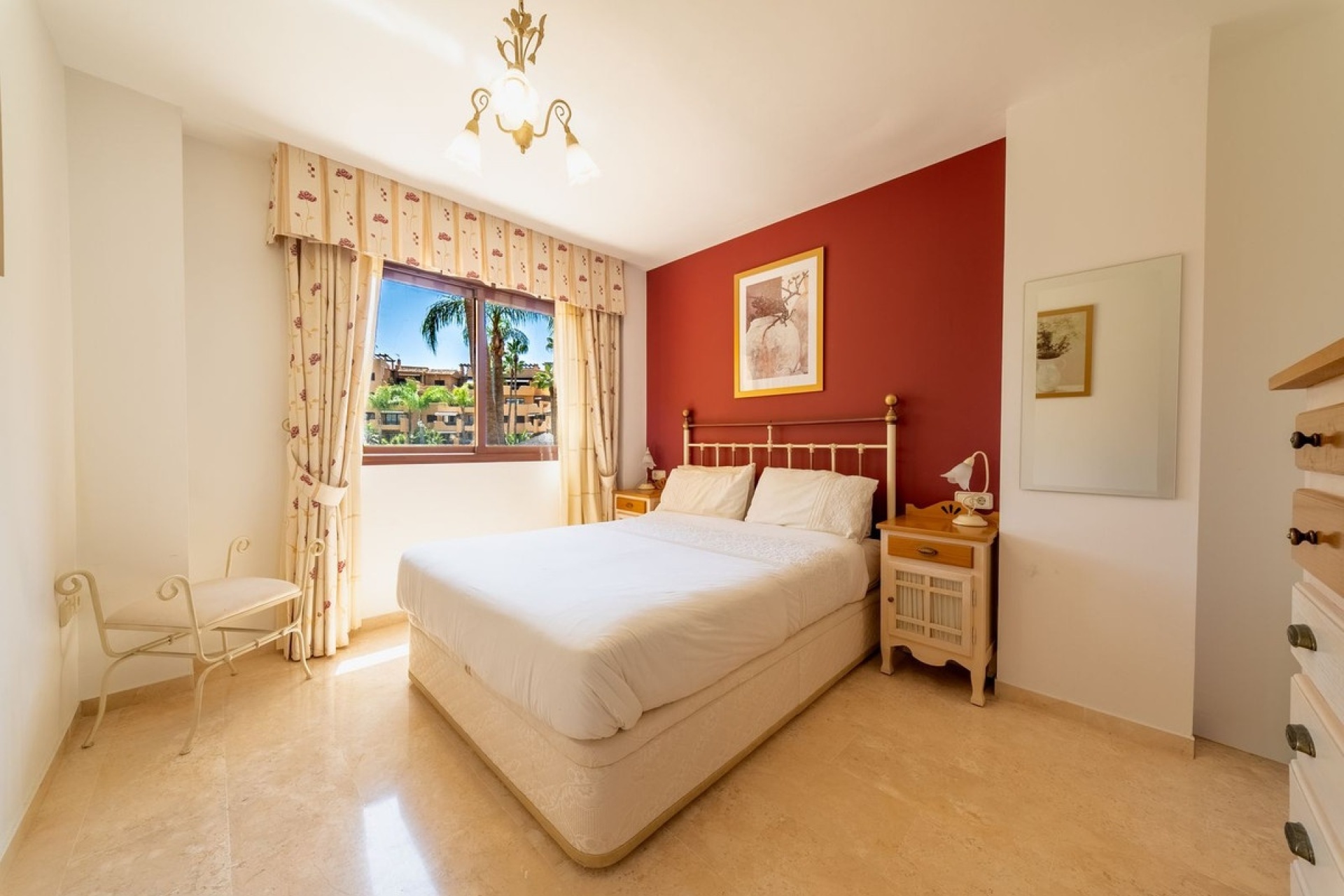 Resale - apartment - Estepona - Costalita