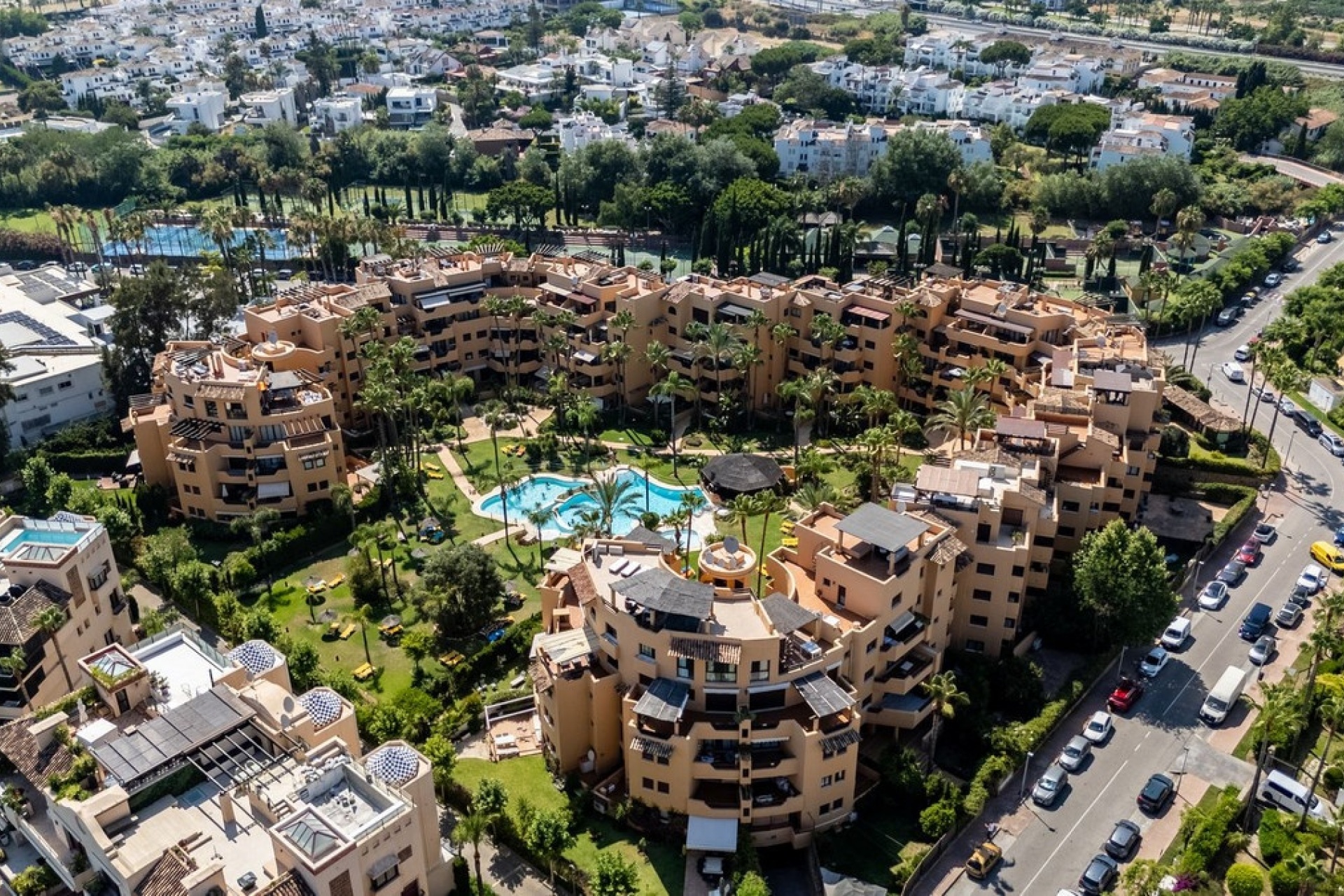 Resale - apartment - Estepona - Costalita