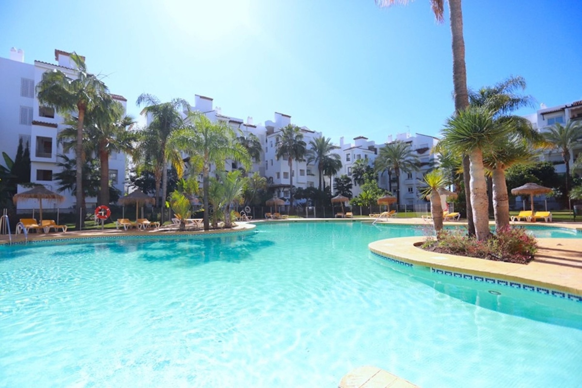 Resale - apartment - Estepona - Costalita