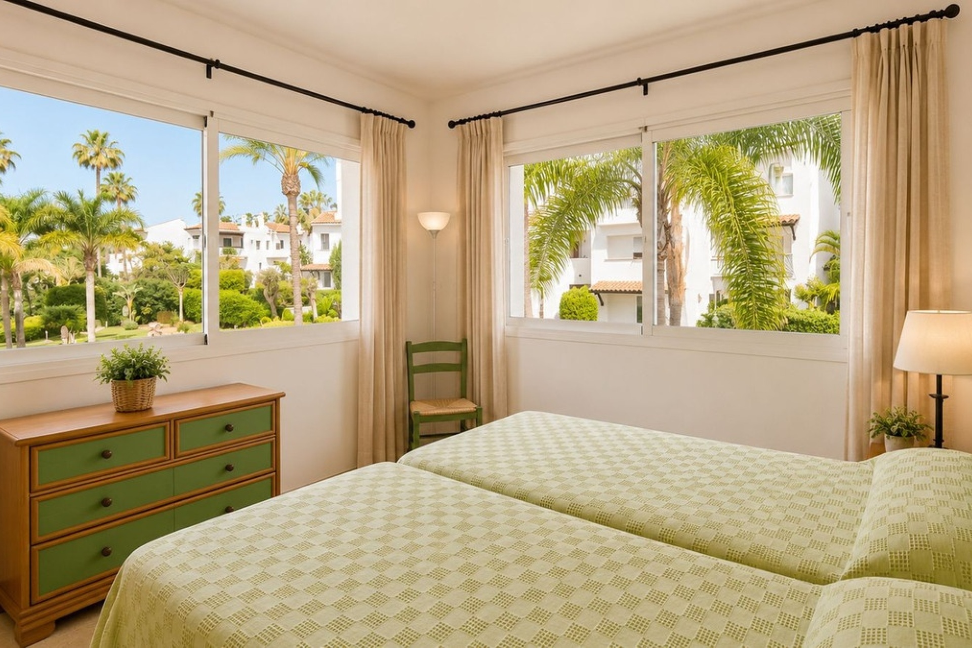 Resale - apartment - Estepona - Costalita