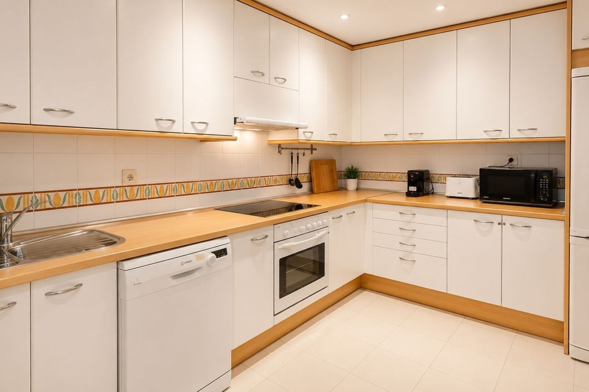 Resale - apartment - Estepona - Costalita