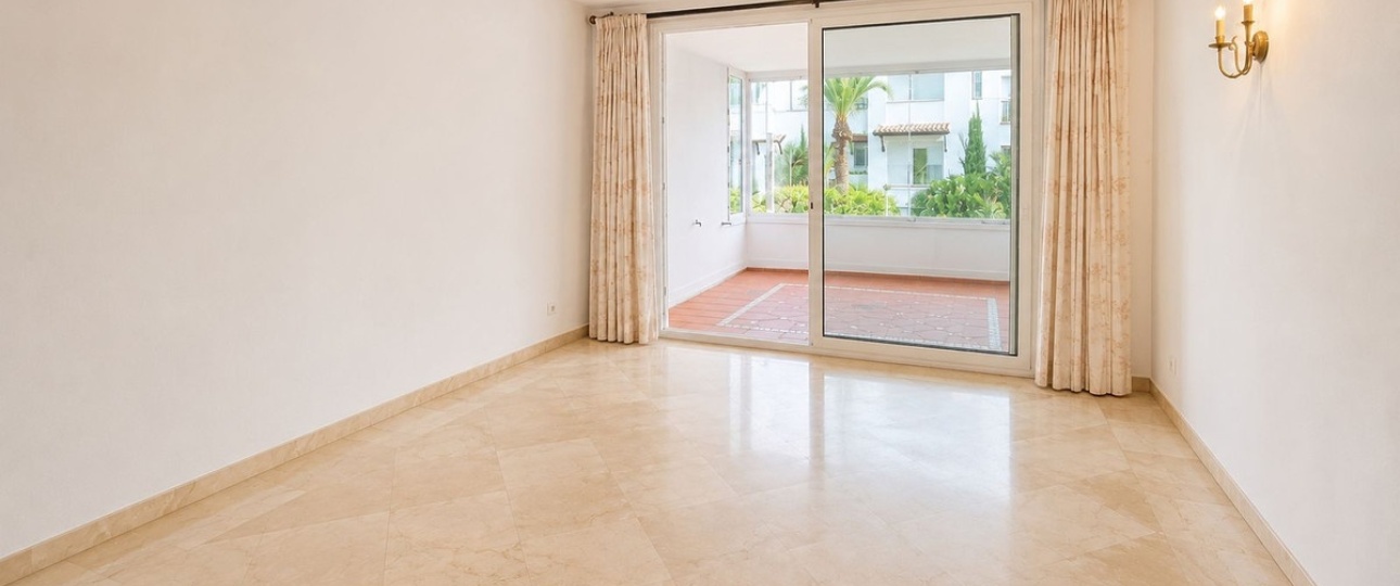 Resale - apartment - Estepona - Costalita