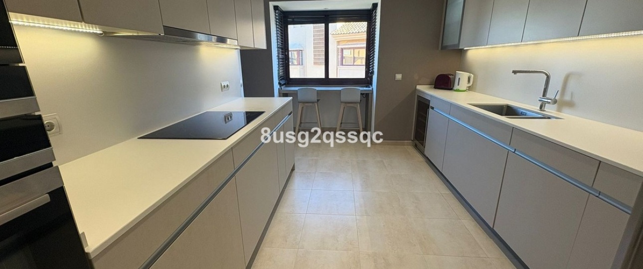 Resale - apartment - Estepona - Costalita