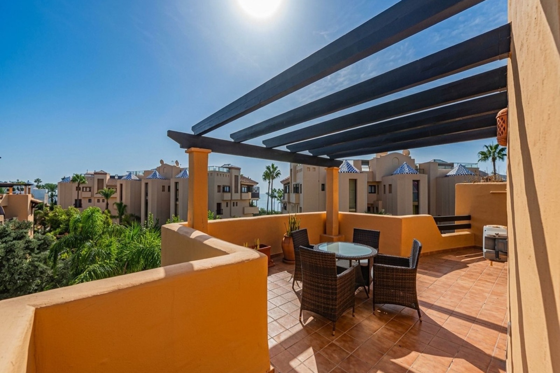 Resale - apartment - Estepona - Costalita