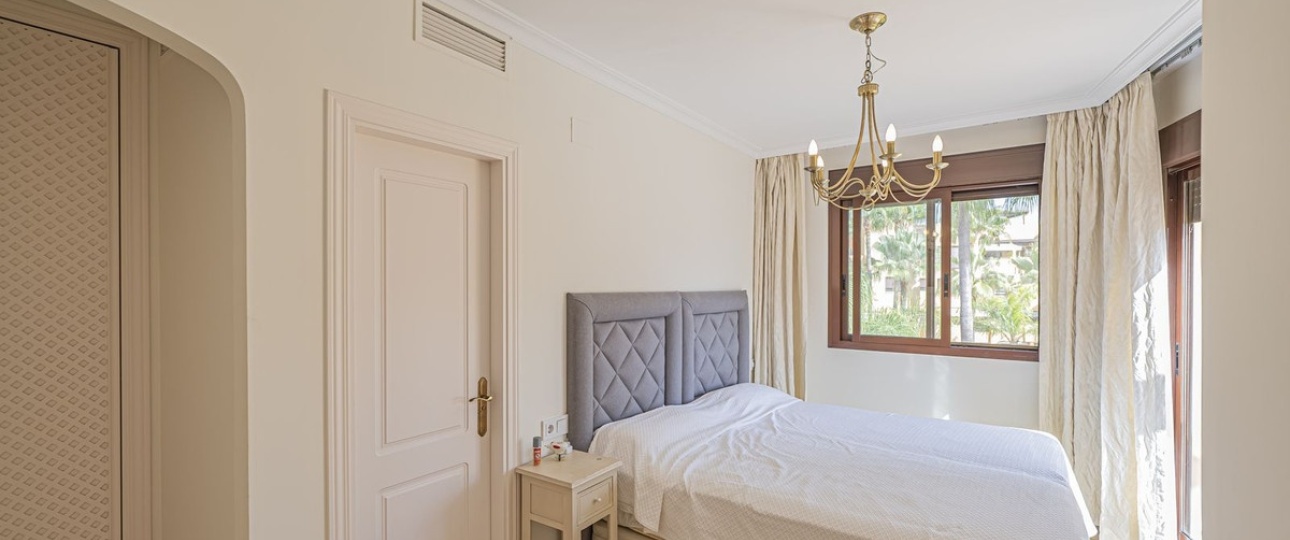 Resale - apartment - Estepona - Costalita