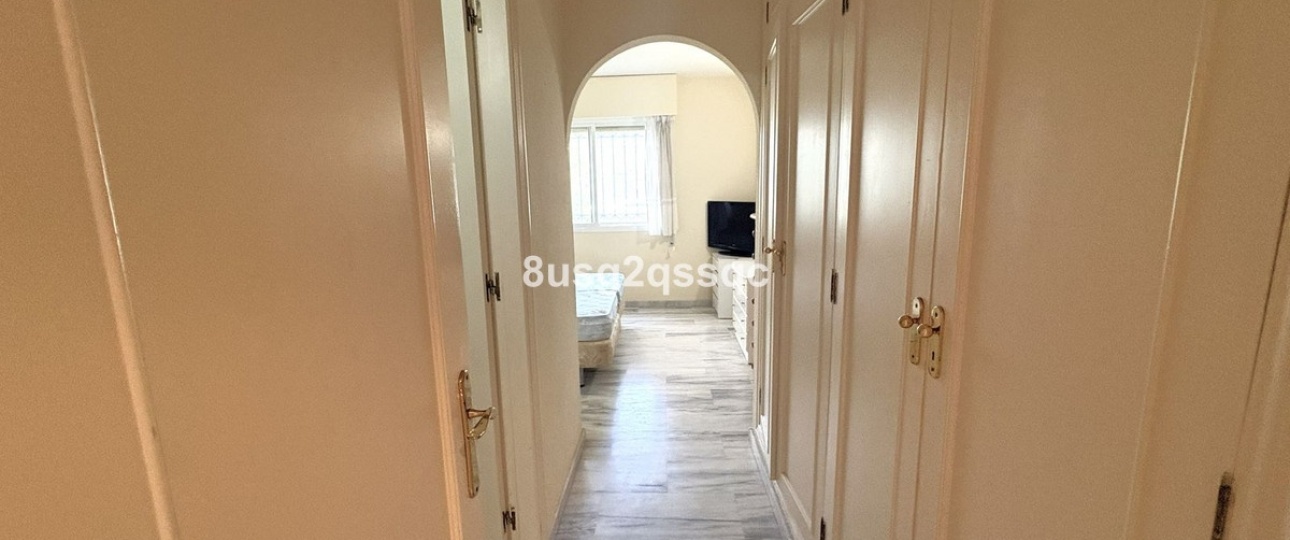 Resale - apartment - Estepona - Costalita
