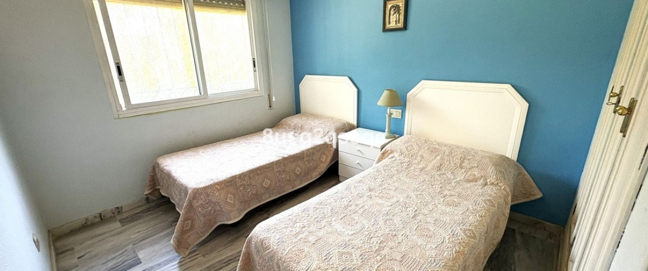 Resale - apartment - Estepona - Costalita